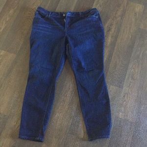 Like new   Dark wash simply vera skinny jeans 16